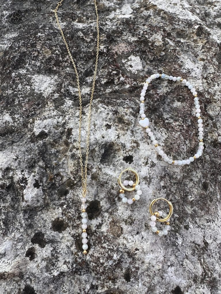 Schmuck Armband Kette Ohrringe Anhänger selbstgemachter Schmuck